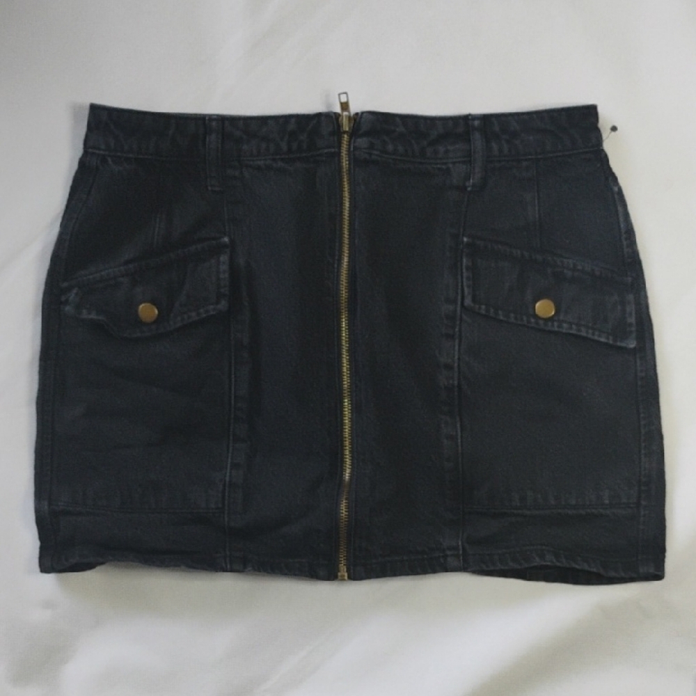 Forever 21 Black Pencil Mini Skirt Size L- Night Out Back To School Street Wear